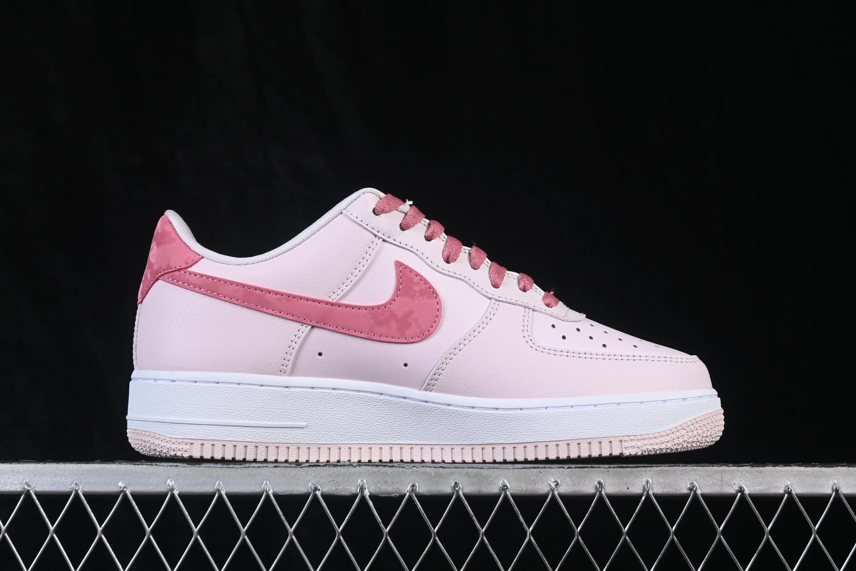 All Categories Nk Air Force 1 Air Force Series Nk Air Force 1 Low Air Force Low Nike Air Force 1'07 Low Valentine's Day Limited Air Force One Low Casual Shoes IO8755-600